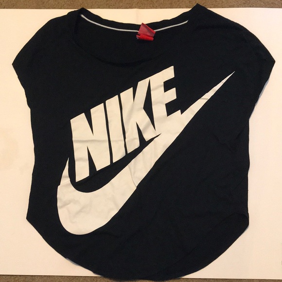 Nike Shirt - Picture 1 of 4